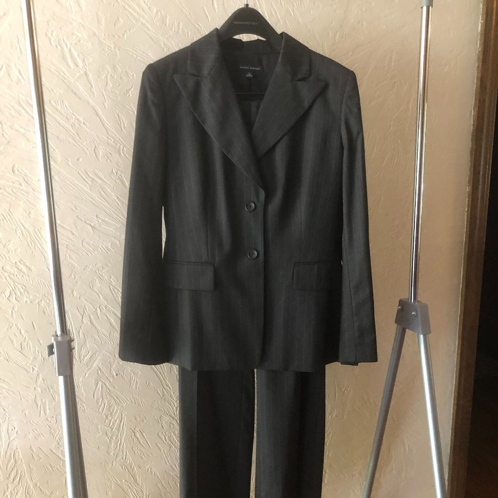 Banana Republic Gray Pinstripe Women's Suit (Blazer and Pants)